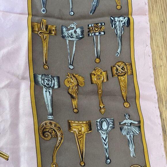 Lovely Vintage Trussardi Scarf  34 In Sq Very Good Condition - Picture 6 of 6